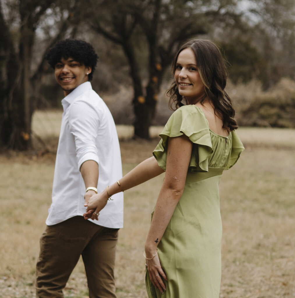 red-oak-texas-couple-park-photoshoot-17